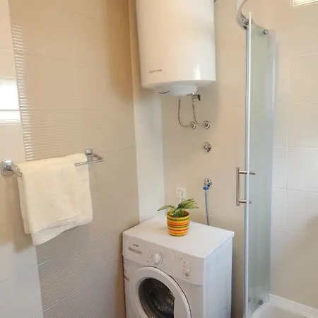 Apartment Karlo Makarska