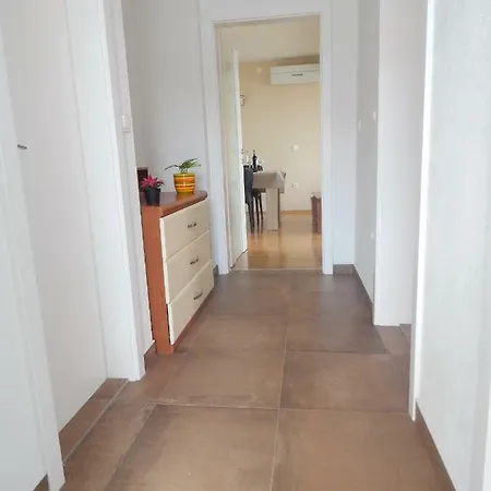 Karlo Apartament Makarska