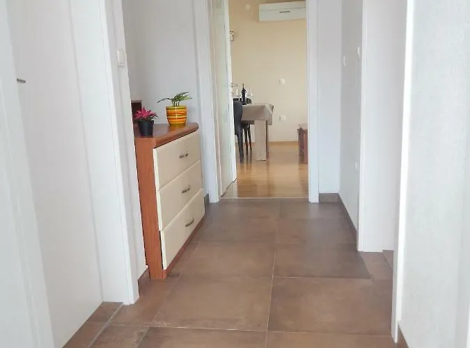 Karlo Apartment Makarska